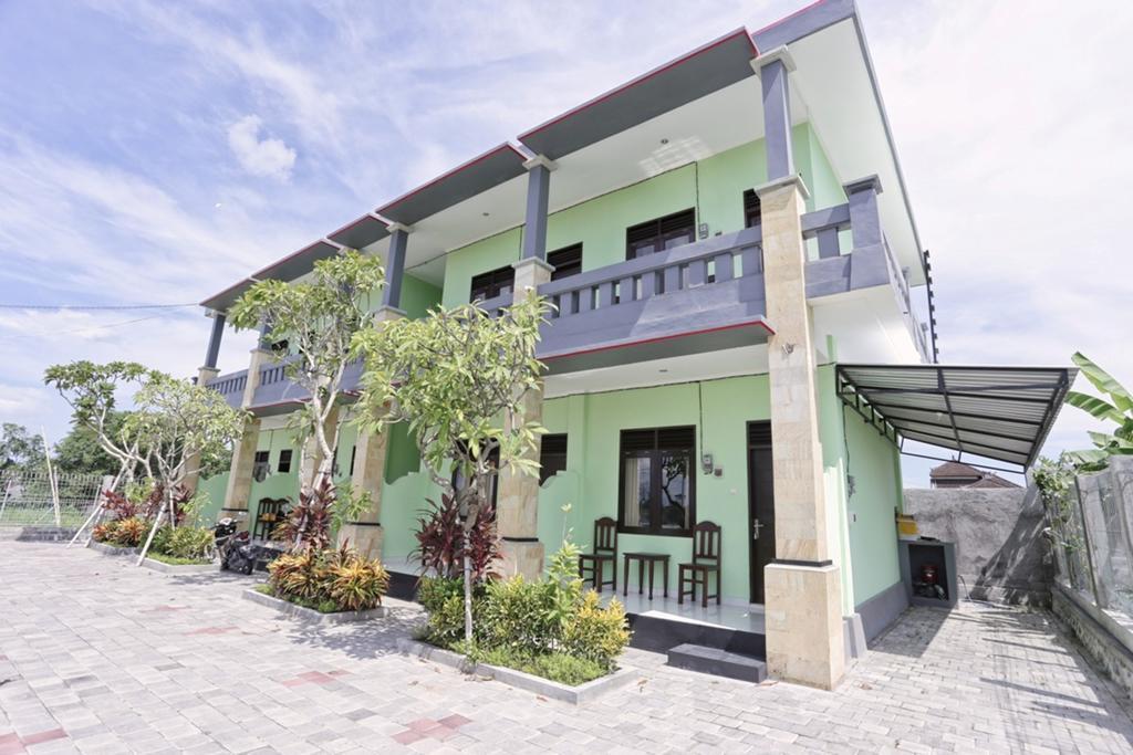 Reddoorz @ Kerobokan Canggu Kuta  Bagian luar foto